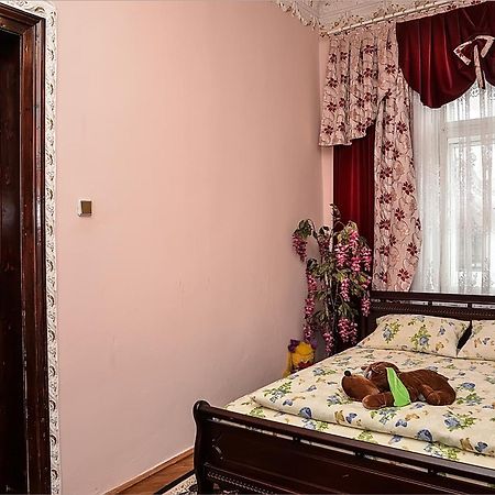 Vip-Apartments Angel Palas Черновцы Экстерьер фото